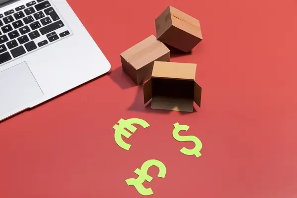 Schemat optymalizacji kosztów fulfillmentu dla e-commerce. Przedstawia proces Pick & Pack i oszczędności na pakowaniu e-commerce dzięki rozliczeniu za paczkę, nie za produkt.